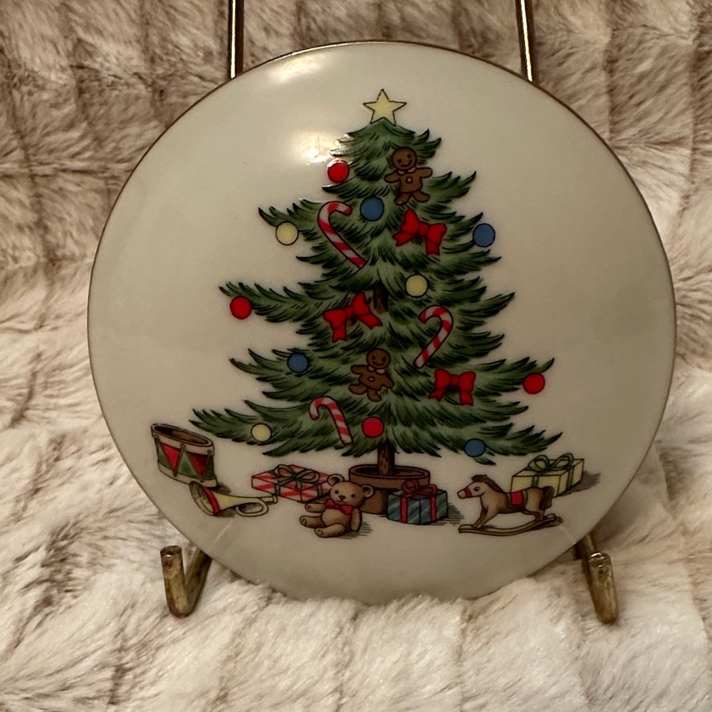 Holiday Hostess Trinket Box